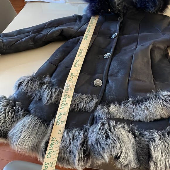 Natural fur coat for girl 5-7 years old very light weight - Picture 10 of 11